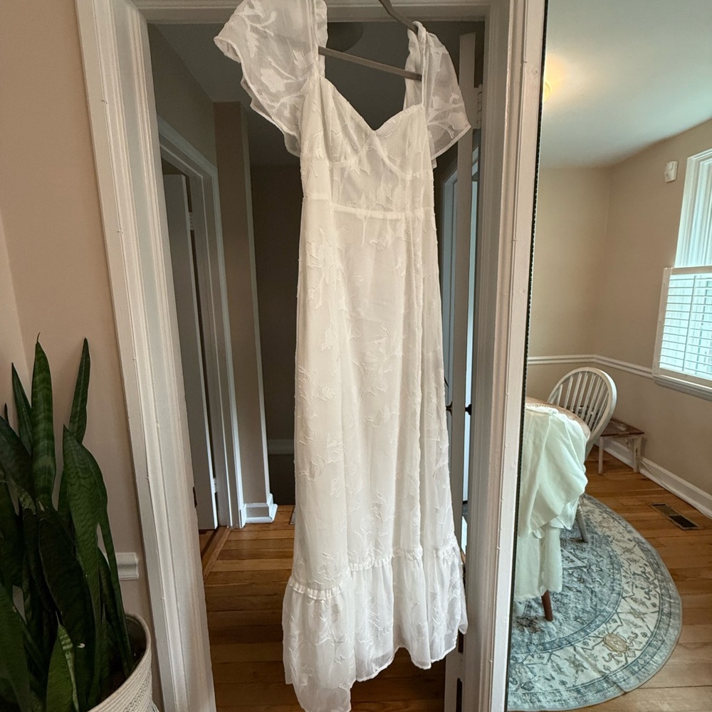 Elegant White Maxi Dress